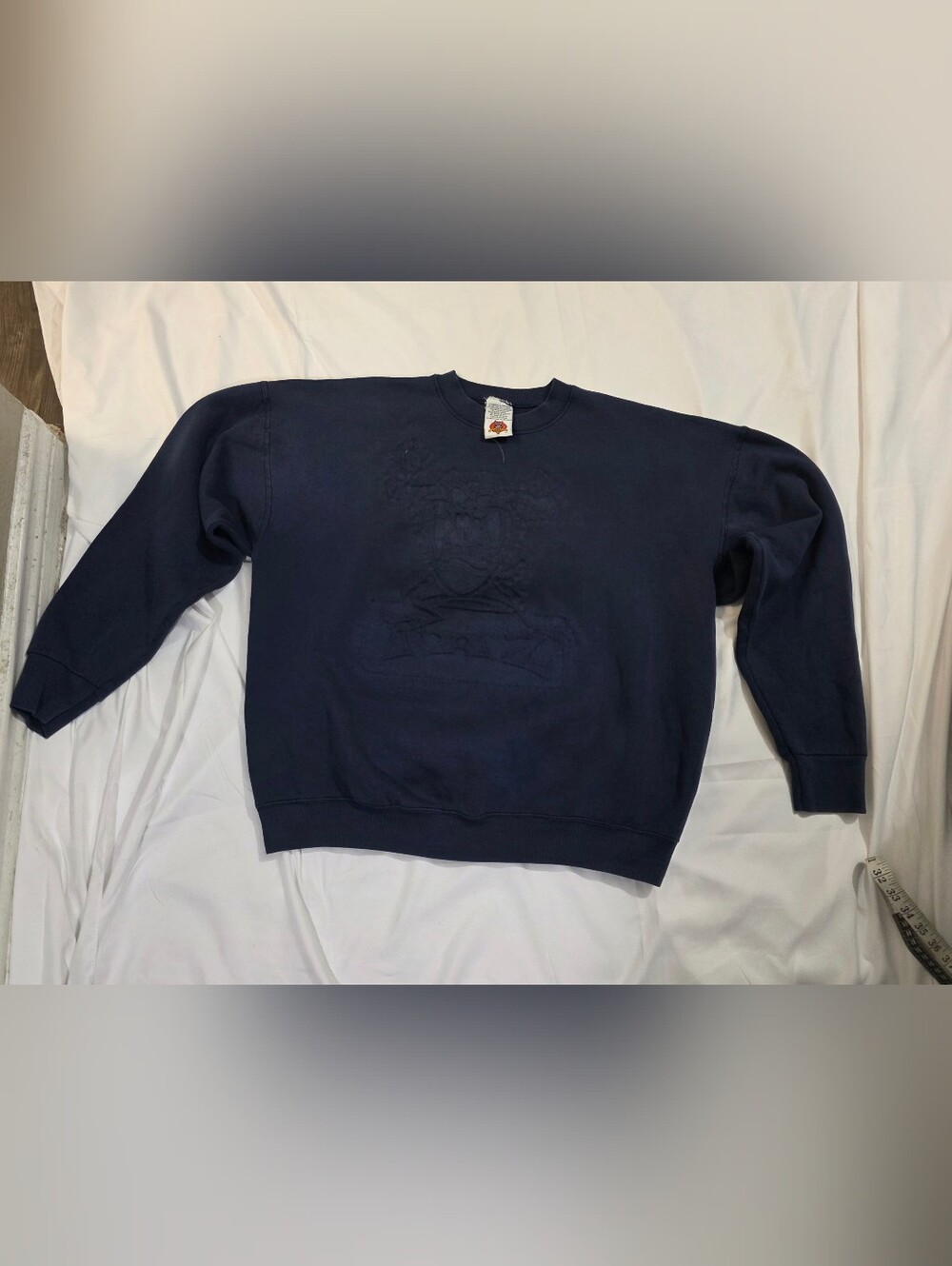 vintage 1997 crewneck Looney Tunes Taz Embroidery